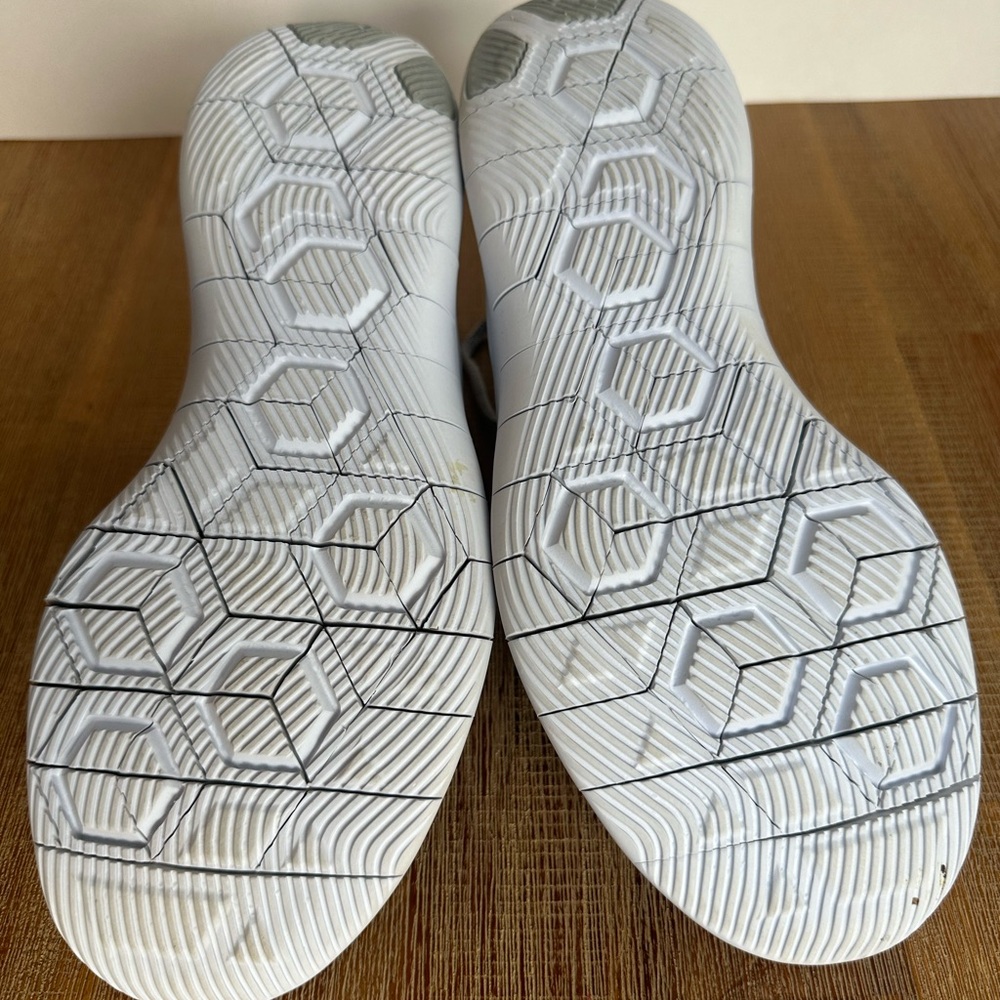 Nike Flex Running Shoes Light Gray and Gold Athletic Shoes - Picture 5 of 6